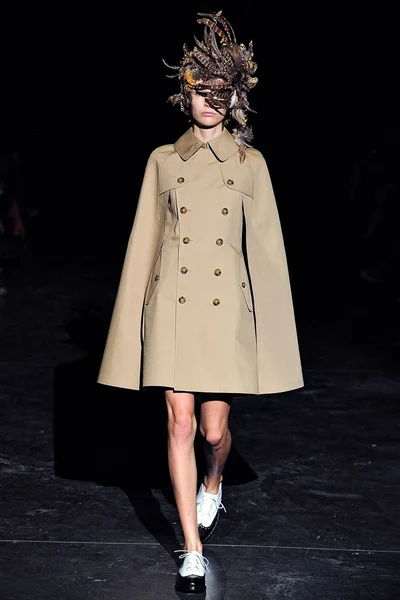 Look 30